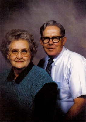 Roland Victor and  Juanita Jean (JOHNSON) VICKERY (99645 bytes)